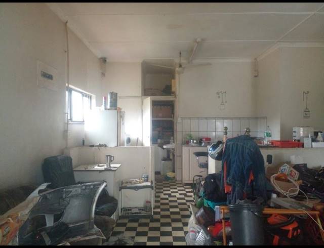 6 BEDROOM HOUSE FOR SALE IN QUEENSBURGH CENTRAL